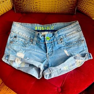 Hydraulic Vintage distressed short shorts with exposed inner pocket. Size 3/4